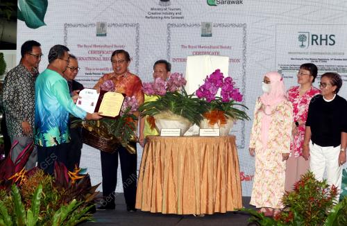 TAN SRI ABANG JOHARI TUN OPENG