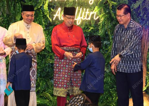 TAN SRI ABANG JOHARI TUN OPENG