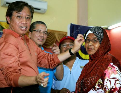 SK02_17062012_KARNIVAL