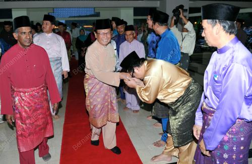 TUN ABANG MUHAMMAD SALAHUDDIN TUN ABANG BARIENG