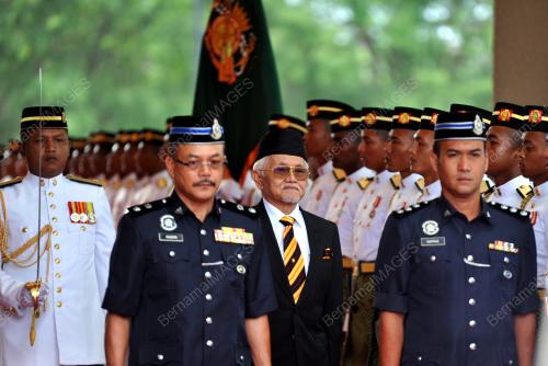 SK02_17102002_TYT_HARI_PAHLAWAN