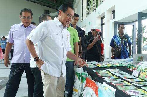 DATUK SERI DR STEPHEN RUNDI UTOM