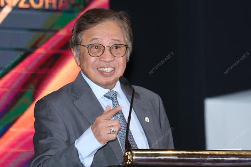 TAN SRI ABANG JOHARI TUN OPENG