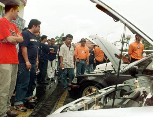 SK02_19022016_PAMERAN_KERETA