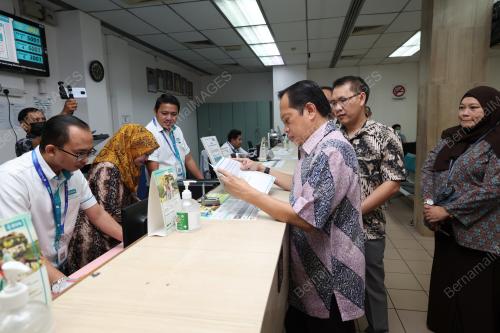 DATUK SERI AHMAD MASLAN