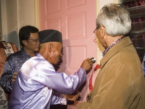 MOHD SHAFIE APDAL
