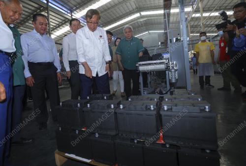 TAN SRI ABANG JOHARI TUN OPENG
