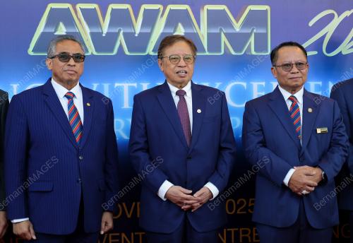 TAN SRI ABANG JOHARI TUN OPENG