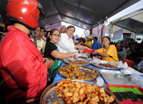 SK02_21072012_BAZAR_RAMADAN