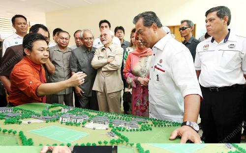 MUHYIDDIN YASSIN