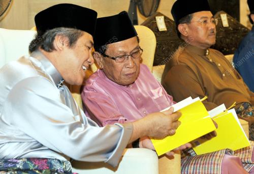 TUN ABANG MUHAMMAD SALAHUDDIN TUN ABANG BARIENG