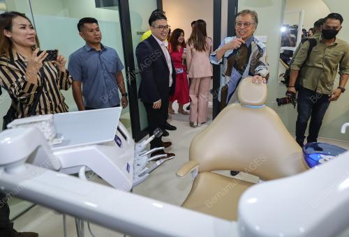 TAN SRI ABANG JOHARI TUN OPENG