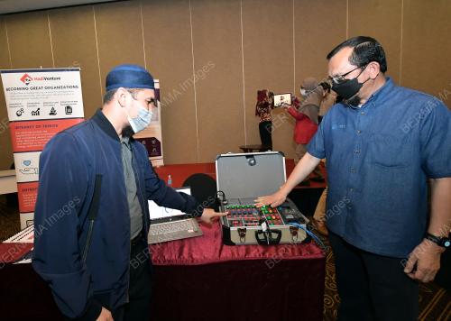 DATUK NORHALIM YUNUS