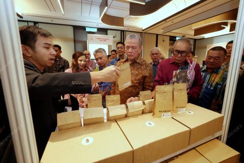 DATUK SERI FADILLAH YUSOF