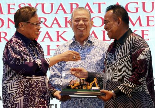 TAN SRI ABANG JOHARI TUN OPENG