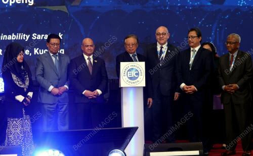 TAN SRI ABANG JOHARI TUN OPENG