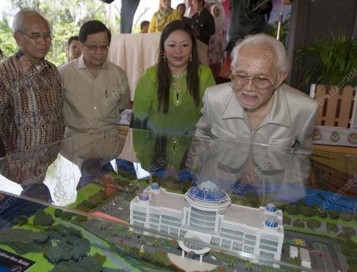 ABDUL TAIB MAHMUD