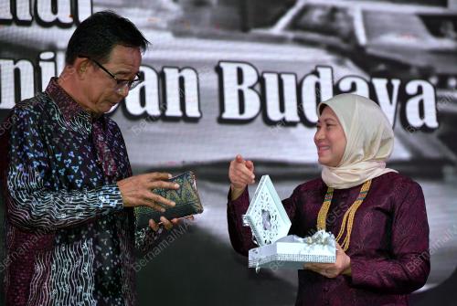 DATUK SERI NANCY SHUKRI