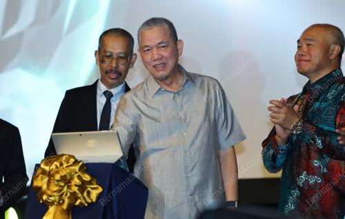 DATUK SERI FADILLAH YUSOF
