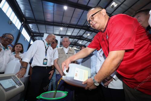 DATUK SERI FADILLAH YUSOF