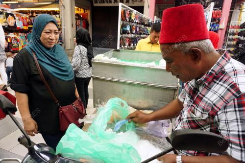 SK02_25122018_PUTU_MAYANG