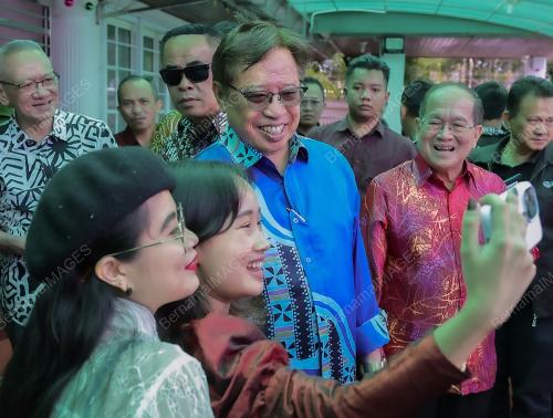 TAN SRI ABANG JOHARI TUN OPENG