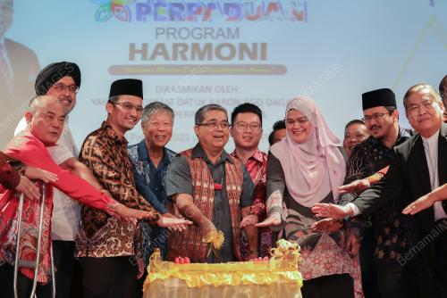 DATUK AARON AGO DAGANG