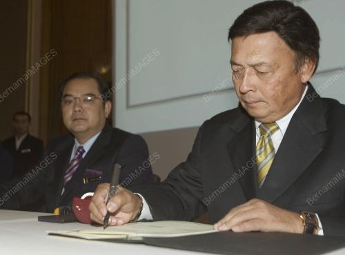 WILLIAM MAWAN IKOM