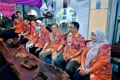 TAN SRI ABANG JOHARI TUN OPENG