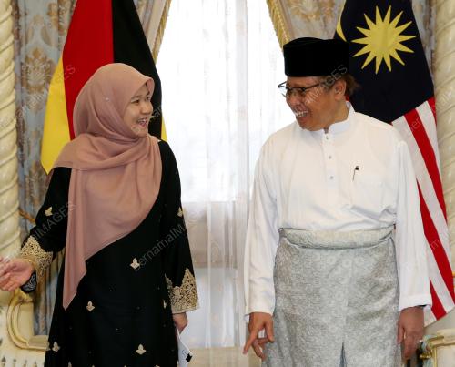 TAN SRI ABANG JOHARI TUN OPENG