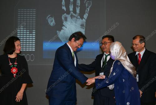 DR HAZLAND ABANG HIPNI