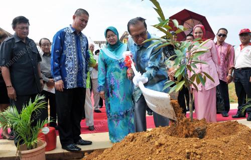 TUN ABANG MUHAMMAD SALAHUDDIN TUN ABANG BARIENG