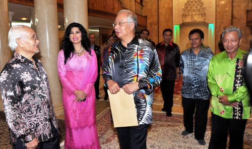 SK02_28042012_MAKAN_MALAM