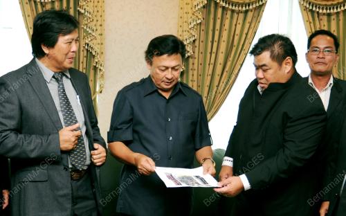 SK02_28062013_GOLF_AMAL