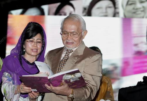 SK02_28092013_TAIB_WANITA