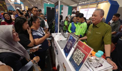 DATUK SERI FADILLAH YUSOF