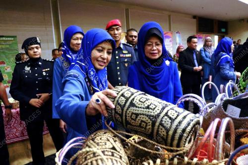 RAJA PERMAISURI AGONG RAJA ZARITH SOFIAH