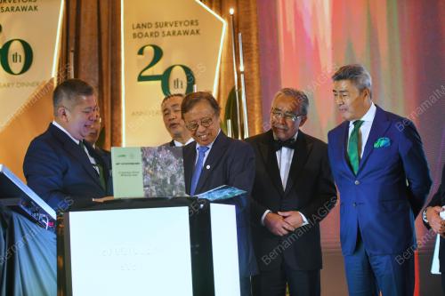TAN SRI ABANG JOHARI TUN OPENG