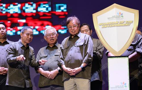 TAN SRI ABANG JOHARI TUN OPENG