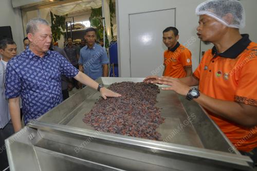 DATUK SERI FADILLAH YUSOF