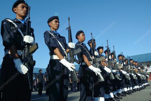KADET POLIS