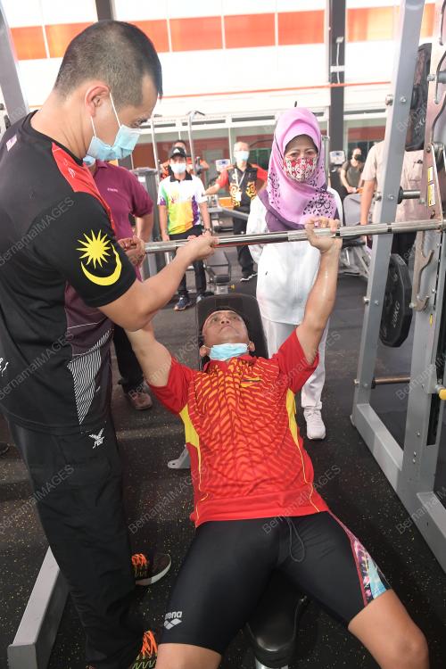 DATUK SERI FATIMAH ABDULLAH