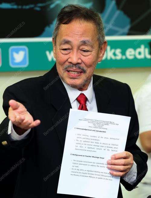 DATUK SERI ROLAND SAGAH WEE INN