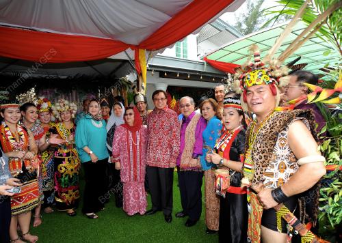 SK03_01062016_PERAYAAN_GAWAI