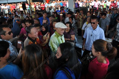 SK03_01102012_STUTONG_PASAR