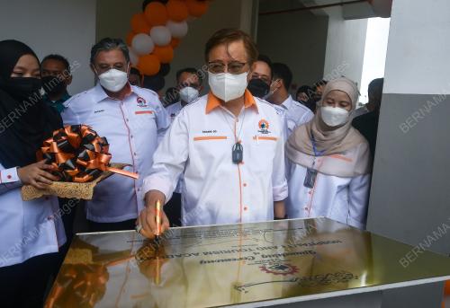 TAN SRI ABANG JOHARI TUN OPENG