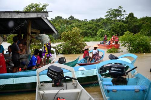 RUMAH PANJANG MULO SUNGAI KAKUS