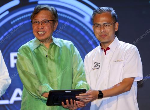 TAN SRI ABANG JOHARI TUN OPENG