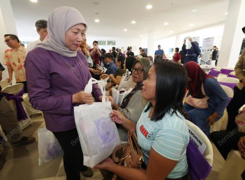 DATUK SERI NANCY SHUKRI