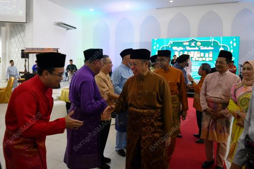 TAN SRI ABANG JOHARI TUN OPENG